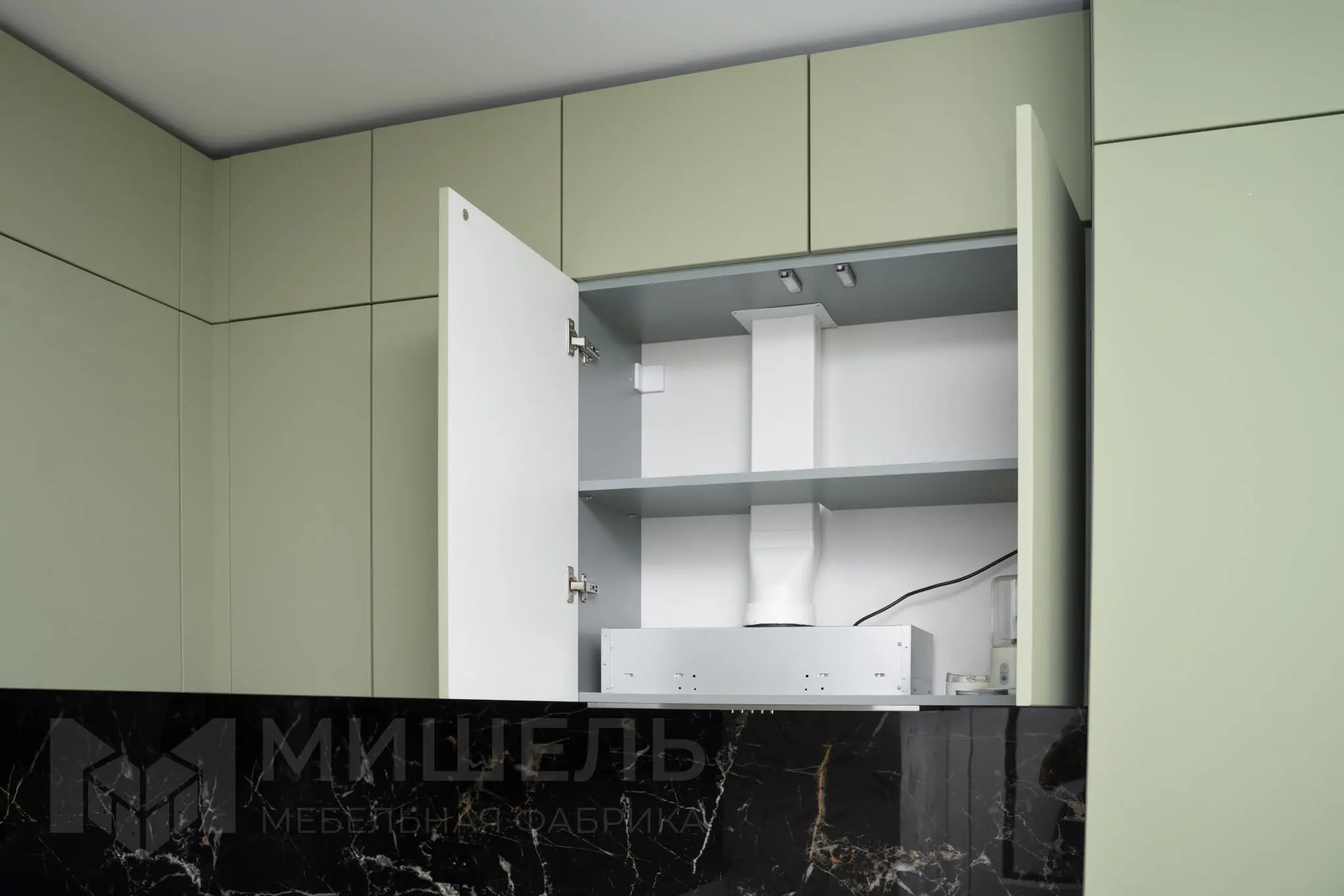 Дизайн кухни зеленой угловой